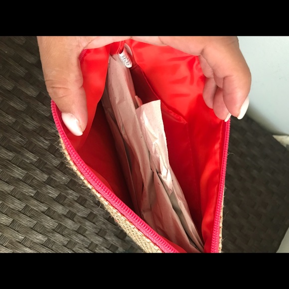 GUESS Wristlet - Picture 4 of 7